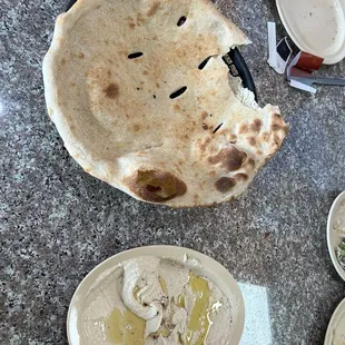 Tandoori bread and hummus