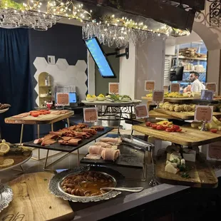 Bottomless brunch buffet