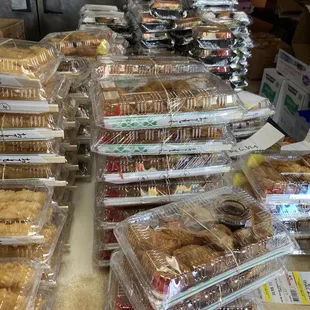 Bento packing/labeling in process