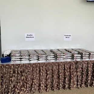 200 Bentos. Feed everyone in an hour for the right price &amp; quality.