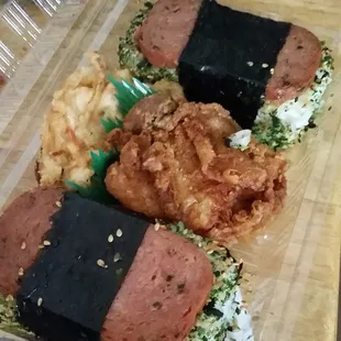 Musubi fried chicken veg tempura bento 5.95$