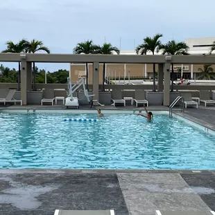 Da 2 kids FINALLY GETS TO UNWIND