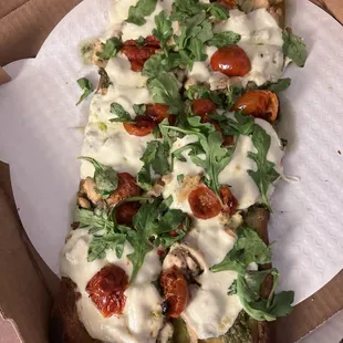 Chicken caprese flatbread