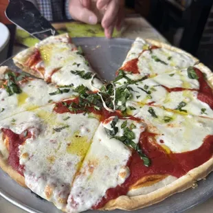 Roma caprese pizza