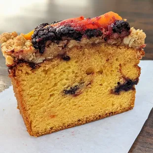 Peach Blackberry Coffee Cake | Instagram: @telephonesmoothie
