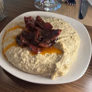 Hummus with Pastirma