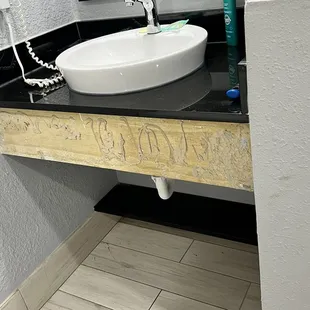 Nice glue, where's the facia?