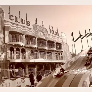 One of at least two  "fun houses" here.