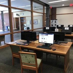 3-26-22 Free Computers to surf the internet