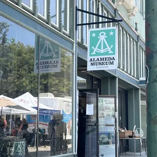 Omg! All these years and I didn&apos;t know about the Alameda museum.