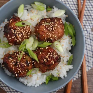 Japanese-style chicken meatballs with rice