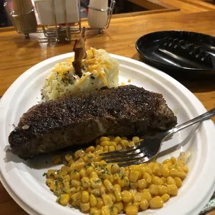 Steak, corn, mashed potatoes, Alcohol, food, bar