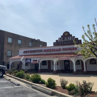 The outside of the Alamo Reataurant