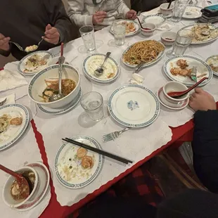 Hot &amp; Sour Soup,Deluxe Chow Mein, and Honey Walnut Prawns. Great for the whole family and serving sizes are generous. Will come again!