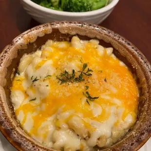 Al &apos;s Famous Baked Macaroni &amp; Cheese