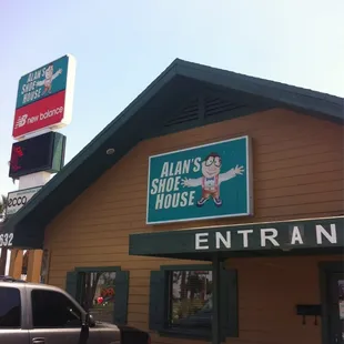 Michelle helped me get the right New Balance insoles. Happy feet ahead!