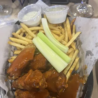 F2. Fried Chicken Wings Basket