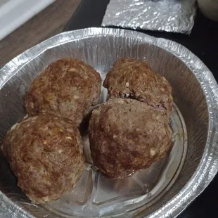 Meatballs w no sause who does that?! Shit went in the trash had tasted fatty like I liked the the pan from after leaving it to get soild