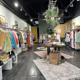 Vintage, new, and preowned clothing in the heart of Dundee.