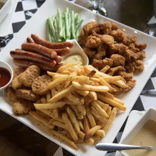 food, chicken wings and fried chicken