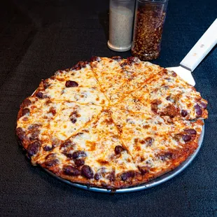 Our delicious seasonal Chili Cauliflower Pizza.