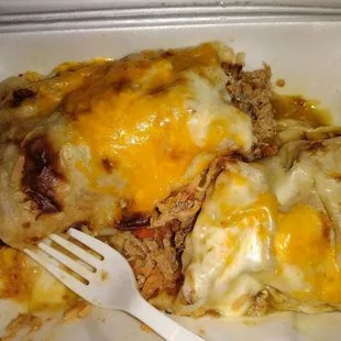 Dry a** &quot;wet Verde carnitas burrito&quot;.. can&apos;t even get some crama or guac on top? So just a dry burrito in a Styrofoam box? Ok
