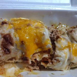 Supposed to be a wet Verde burrito..even cut in in half to see if the Verde wet was on the inside.. no.