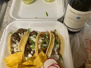 Chatos Tacos