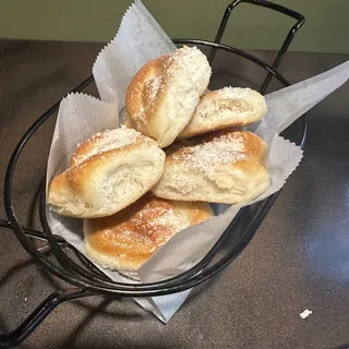 Garlic Bread Knots