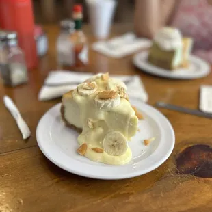 Banana cream cheesecake
