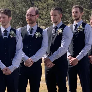 Beautiful groomsmen boutonnières