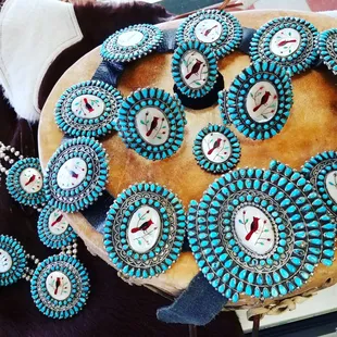 ALBUQUERQUE PAWN SHOP PAYS TOP DOLLAR  IN NATIVE AMERICAN JEWELRY