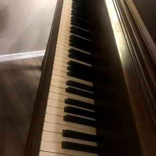 These keys were yellow before I scrubbed 'em