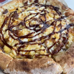 Mac with Back Pizza