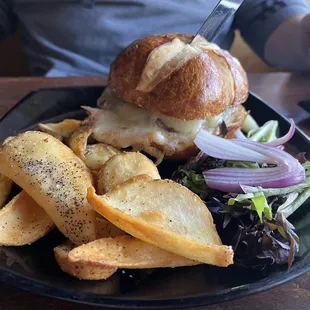 Burger with the chips