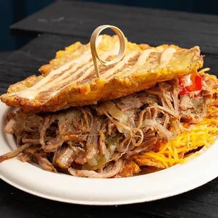Patacón Catatumbo ( plantain sandwich)