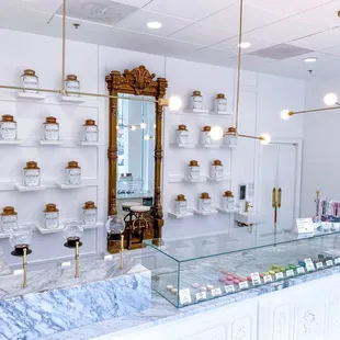 Tea, macarons, alchemy