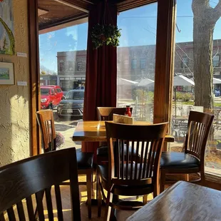 Cutest corner window seat