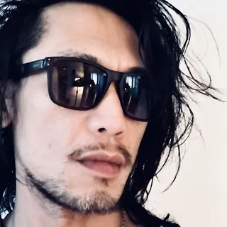 Ari B.