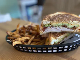 Bilia Eatery & Coffee