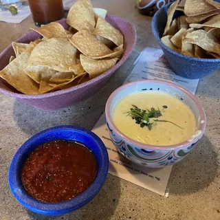 Chips & Queso