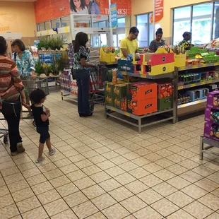 Long lines for a Thursday afternoon only 2 cashiers