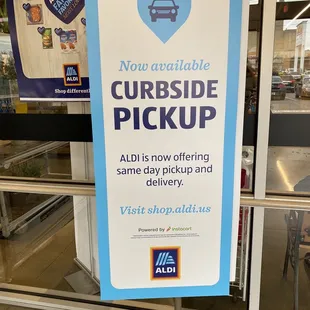 a sign for curbside pickup