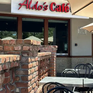 the outside of the restaurant