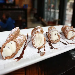 Mini Chocolate Chip Cannoli