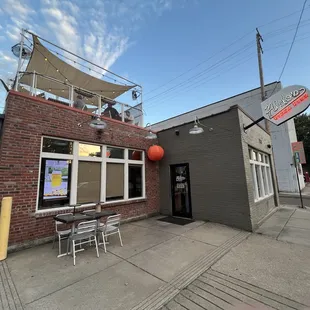 10/25/24 FYI, exterior, entrance