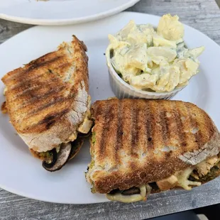 Ale panini with potato salad