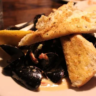 Mary's Steamed Mussels