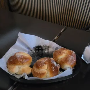 Knot garlic bread it comes with the table
