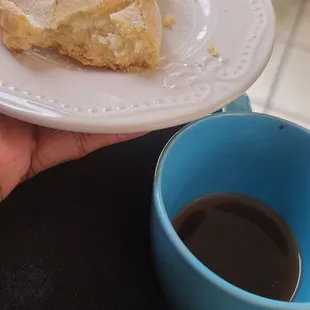 Cinnamon tea and cookie